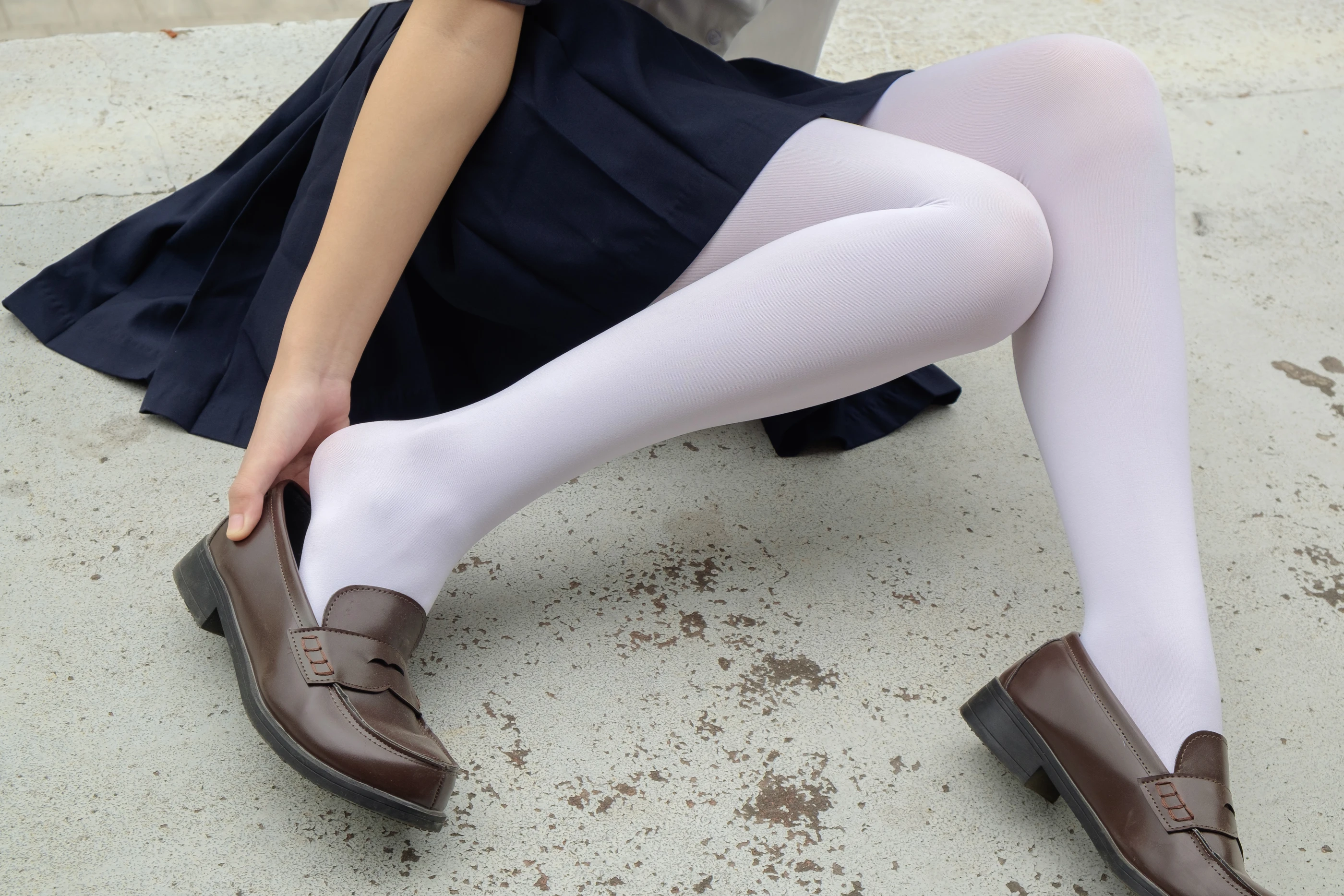 森萝财团 R15-034 [102P]插图5